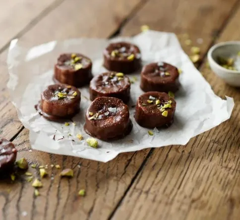 Frozen chocolate covered banana bites with sea salt, a fun no bake summer dessert for kids